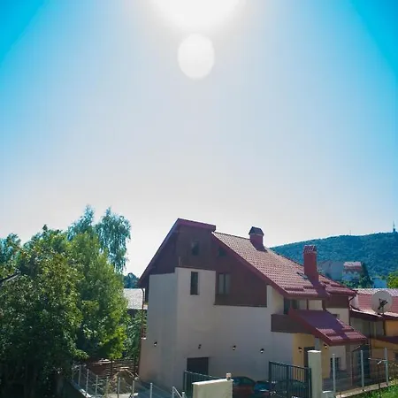 Snug - Private Parking Near Downtown *