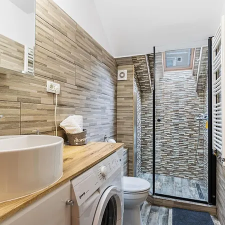 Snug - Private Parking Near Downtown *