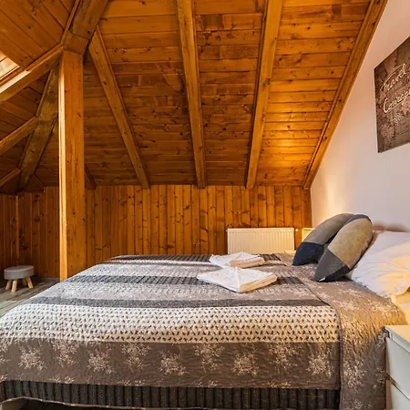Snug - Private Parking Near Downtown Apartman