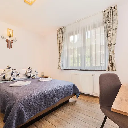 Snug - Private Parking Near Downtown Apartman *