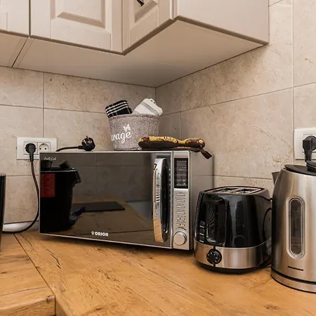 Snug - Private Parking Near Downtown Apartman *