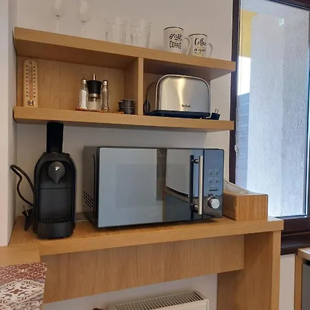 Snug - Private Parking Near Downtown Apartment *