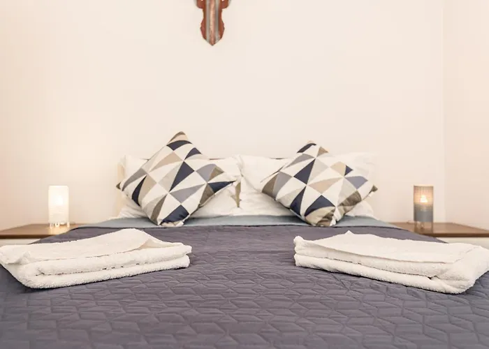 Snug - Private Parking Near Downtown Brasov