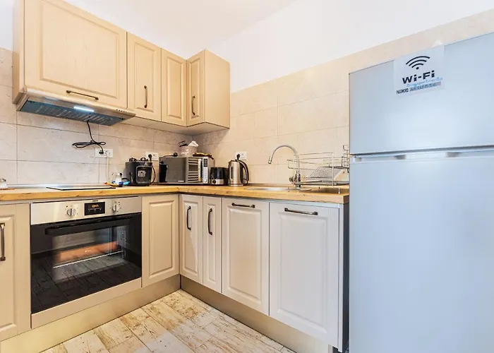 Snug - Private Parking Near Downtown * Brasov